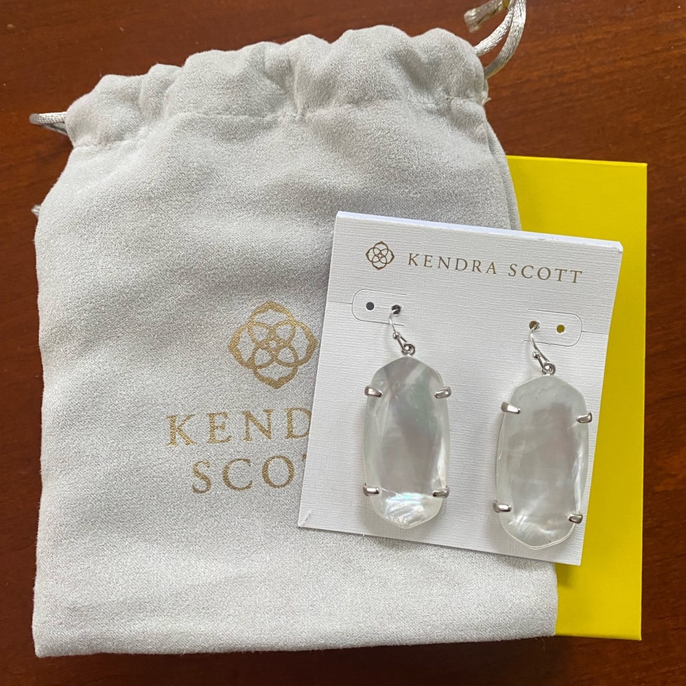 NWT Kendra Scott Drop Earrings
